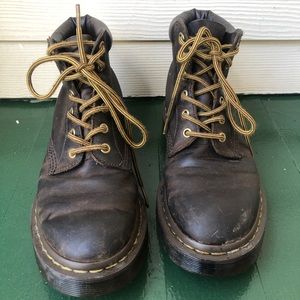 Dr Martens womens size 7 / 38 boot